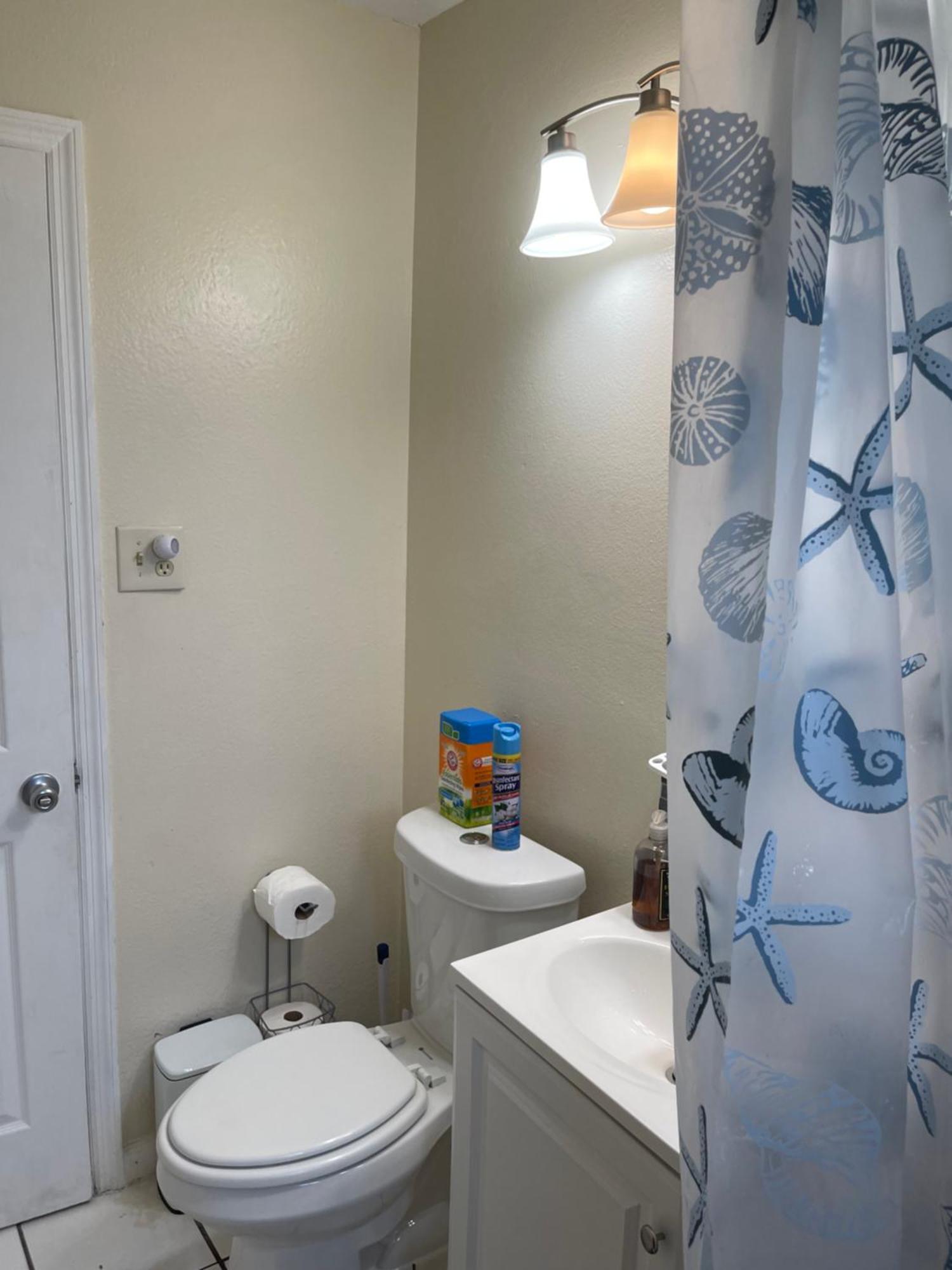Private Queen Bedroom C Shared Common Spaces Fort Pierce Exteriör bild